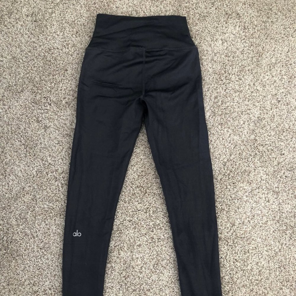 *SOLD* ALO yoga airlift leggings